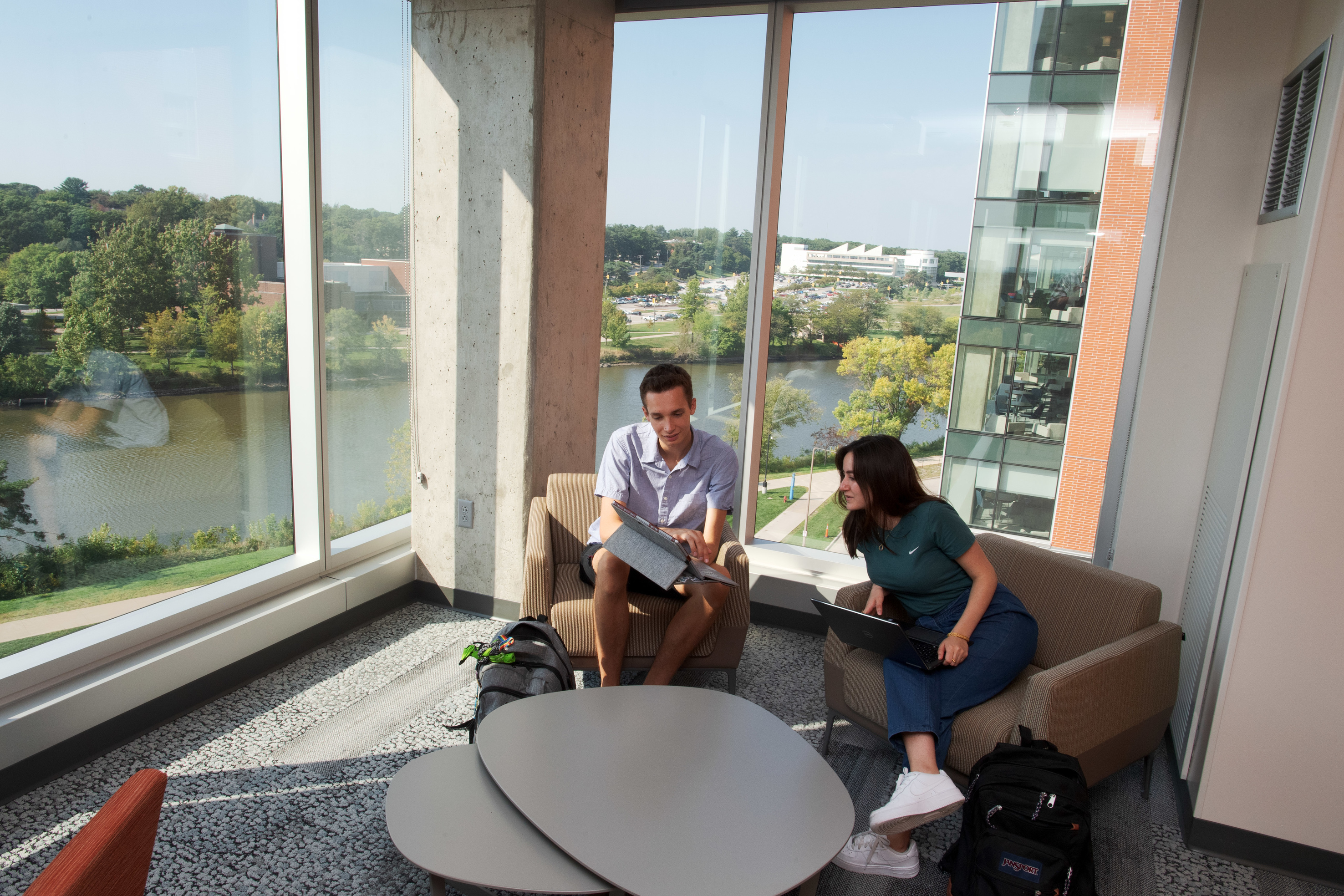 Catlett Lounge